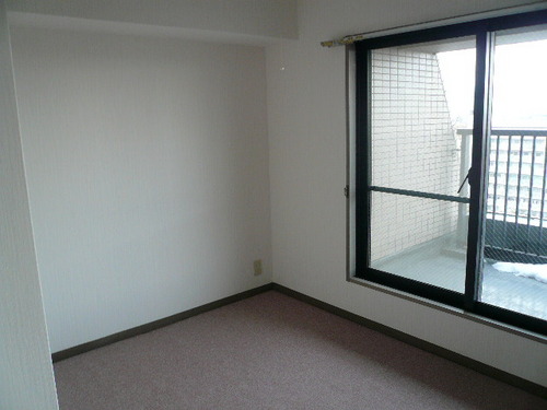 Other room space. Western-style (about 4.1 tatami mats)