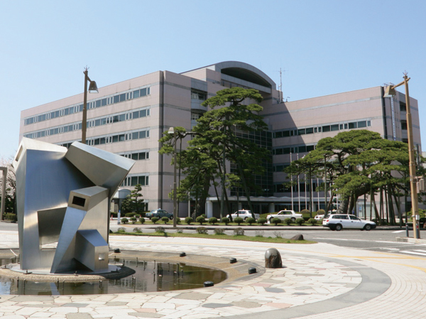 Surrounding environment. Niigata City Hall / Central ward office (about 70m / 1-minute walk)