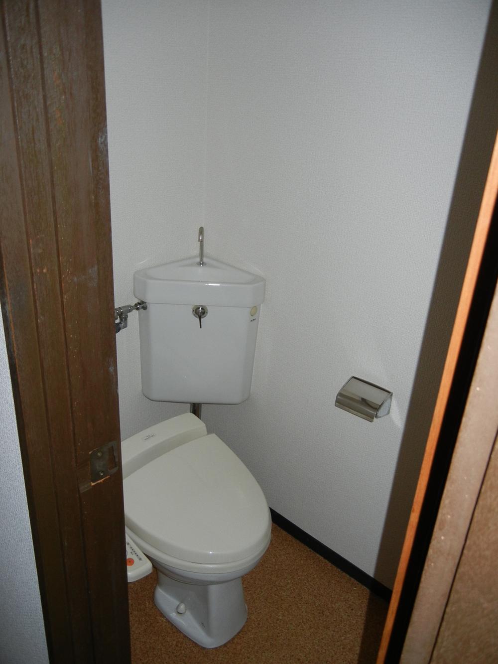 Toilet. Indoor (March 2012) shooting