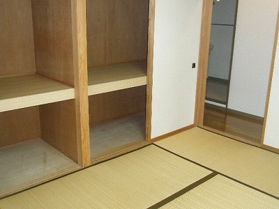 Receipt. It is a Japanese-style room storage. 