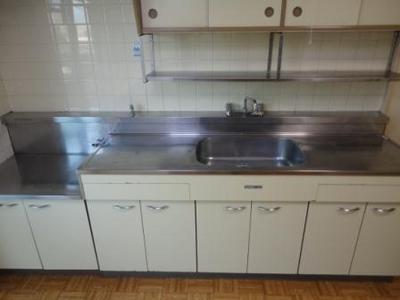 Kitchen. City gas-gas stove bring kitchen