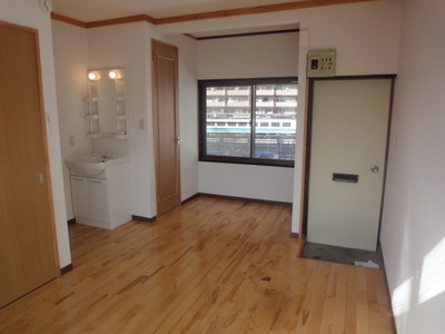 Living and room. Hiroshi 8 pledge