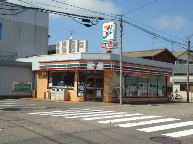 Convenience store. Eleven Niigata Hakusan Station store up (convenience store) 321m