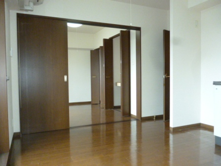 Other room space. Same type of floor plan reference photograph