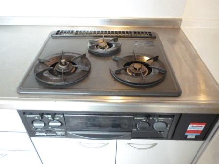 Kitchen. 3-neck with stove Same type of floor plan reference photograph