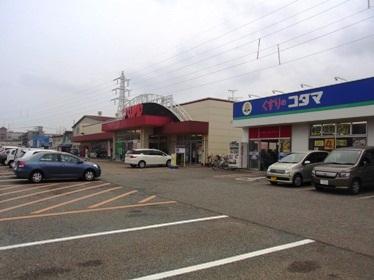 Shopping centre. Minamidekijima 450m walk about 6 minutes to the shopping center