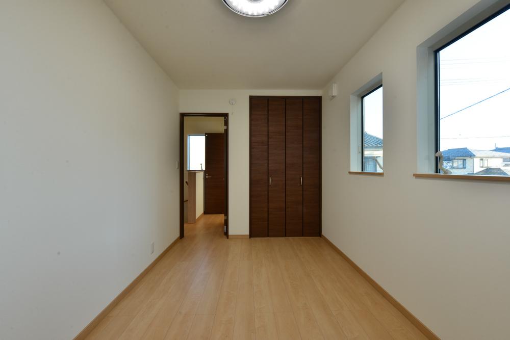 Non-living room. Indoor (12 May 2013) Shooting