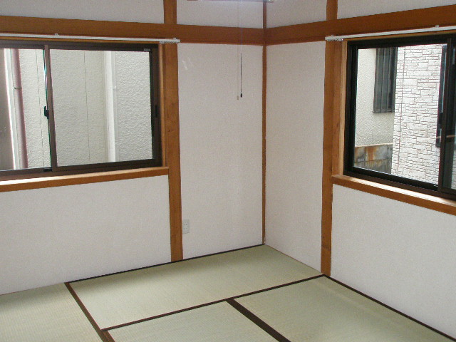 Living and room. There is also Japanese-style rooms