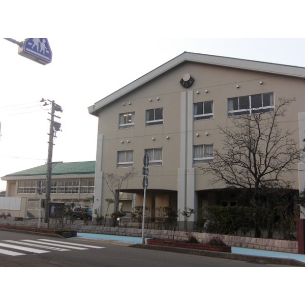 Primary school. 205m to Niigata City KagamiFukashi elementary school (elementary school)