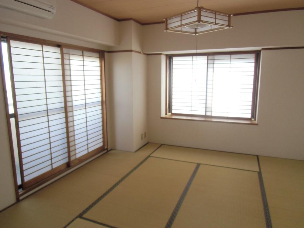 Non-living room. 8 quires of Japanese-style room Day ・ View good corner room
