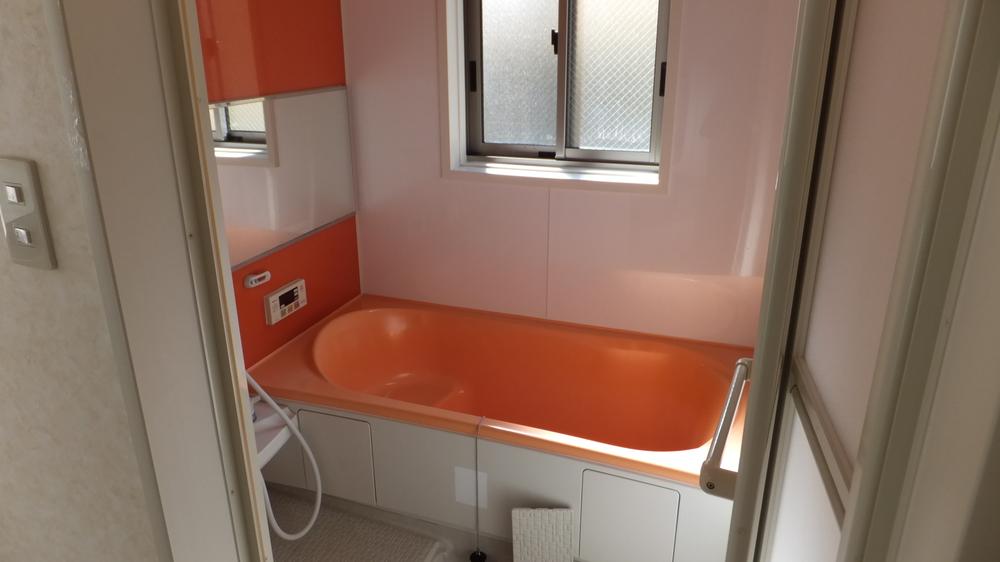 Bathroom. Indoor (03 May 2013) Shooting