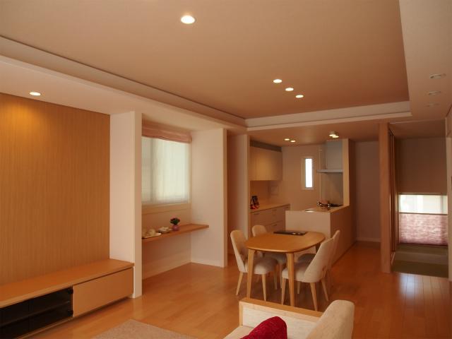 Living. Room (May 2013) Shooting Living is folded on the ceiling of his or her high 2.7m, Passing such a sense of openness