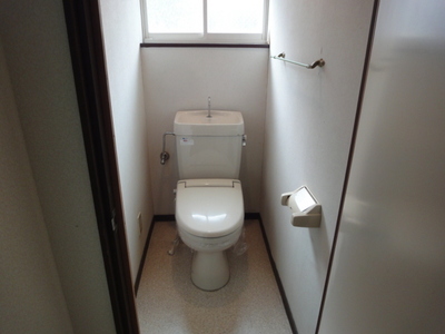 Toilet. Bright There is also a window to the toilet! 