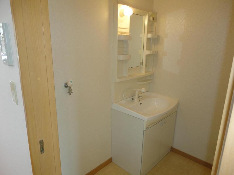 Washroom. Loose use basin ・ Is a dressing room