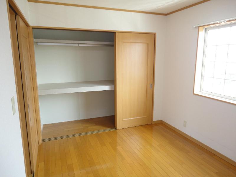 Other room space. 2 Kaiyoshitsu Storage lot Sunny