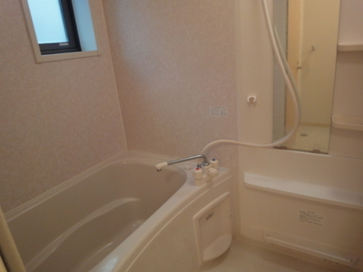 Bath. It is with a window in the bath ☆ 