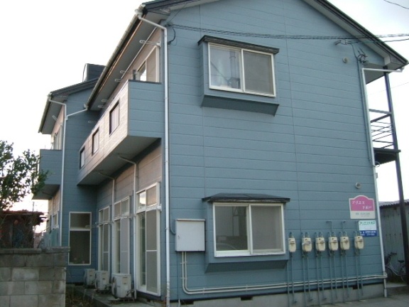 Building appearance. The second floor there is a balcony