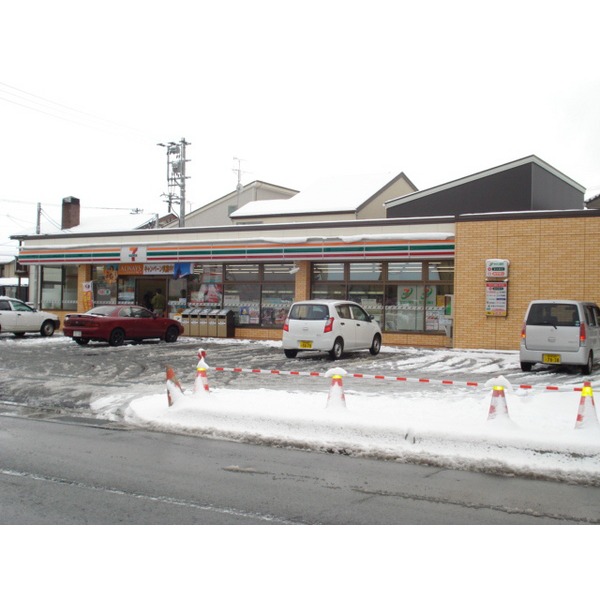 Convenience store. 208m until Lawson Niigata Minamishichiku store (convenience store)