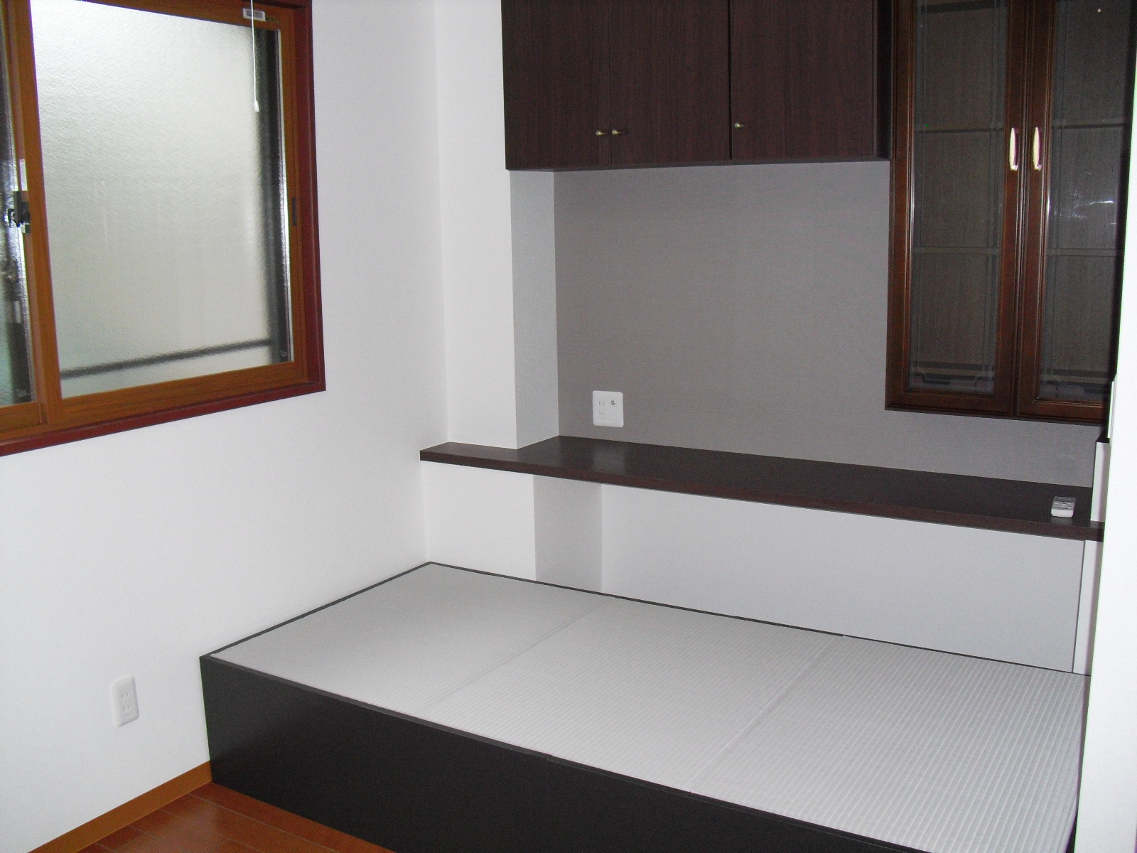 Living and room. This space is tatami bed corner (with furniture)