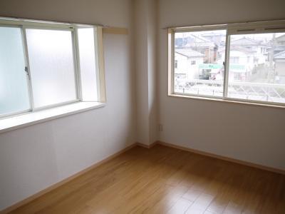 Living and room. Western-style: This is because it is a corner room 2 Men'irodori light! 