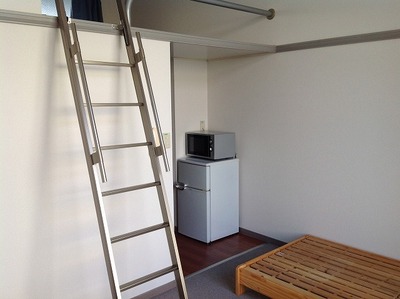 Living and room. Western-style: the stairs to the loft, Stable ☆ 