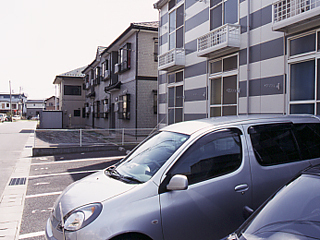 Building appearance. Appearance: We window side becomes in the parking lot! 