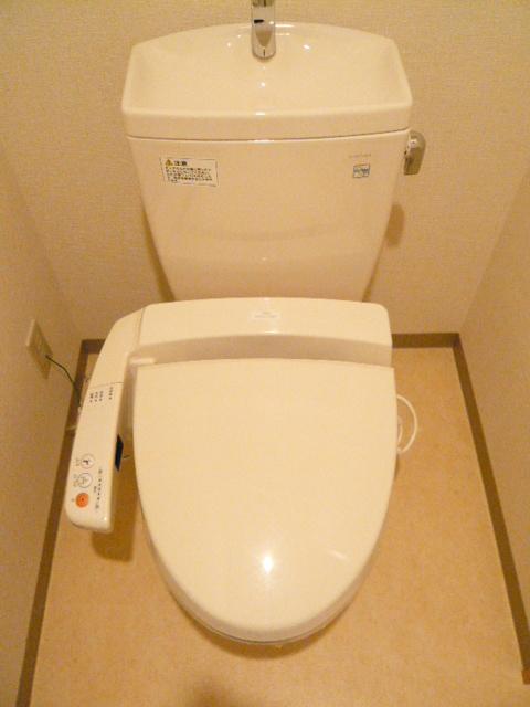 Toilet. Of course, cleaning ・ Heating is a feature with toilet seat! 