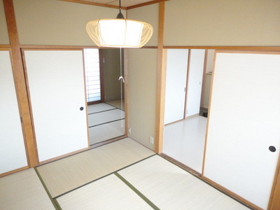 Living and room. There is also a closet in the 6-mat Japanese-style. 