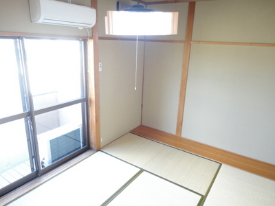 Living and room. closet ・ Alcove ・ A balcony is a Japanese-style room! 