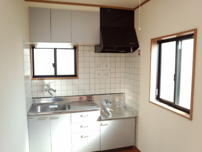 Kitchen. In fact is the middle room