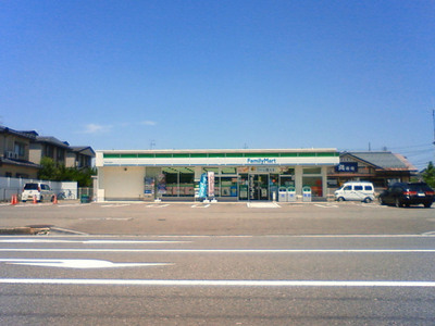 Convenience store. FamilyMart Niigata Hirashima store up (convenience store) 472m