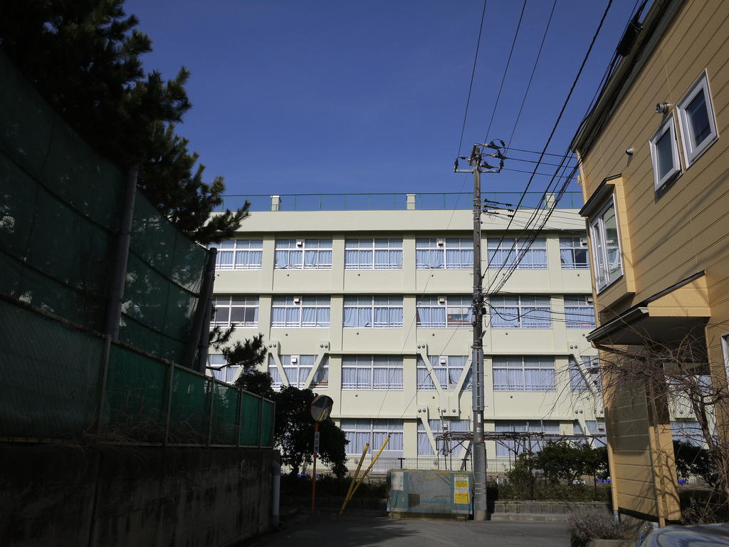 Primary school. 434m to Niigata Municipal Sakai wheel elementary school (elementary school)