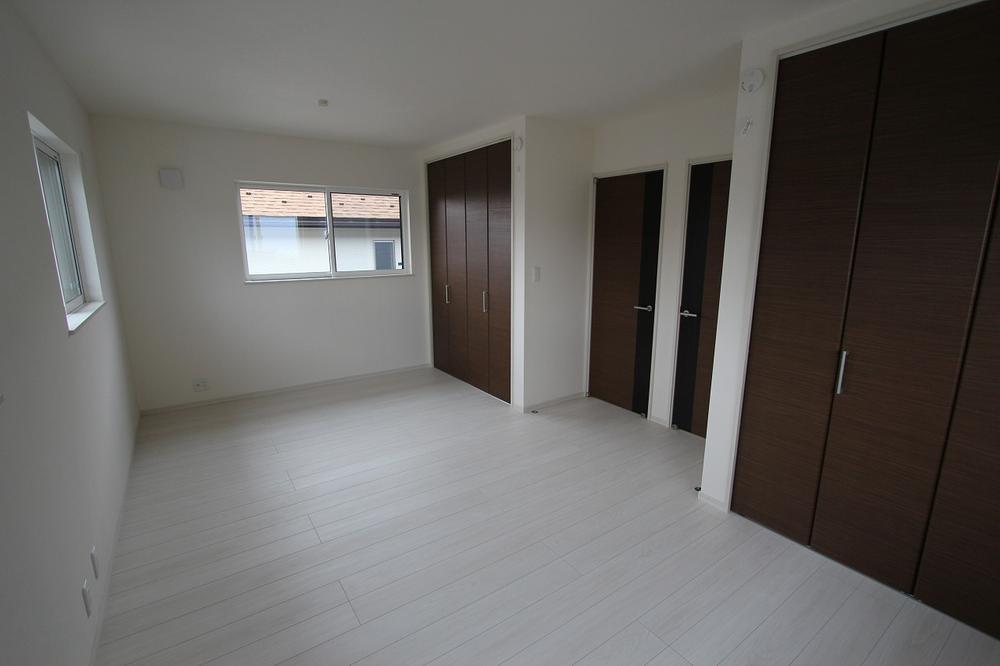 Non-living room. Indoor (12 May 2013) Shooting