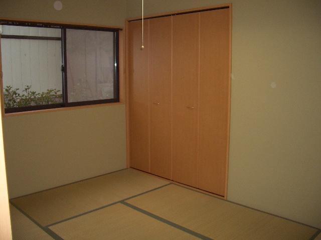 Other room space. Settle down Japanese-style room. Warm in winter, Summer is cool. 