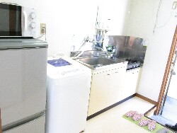 Kitchen. refrigerator ・ Washing machine ・ With microwave