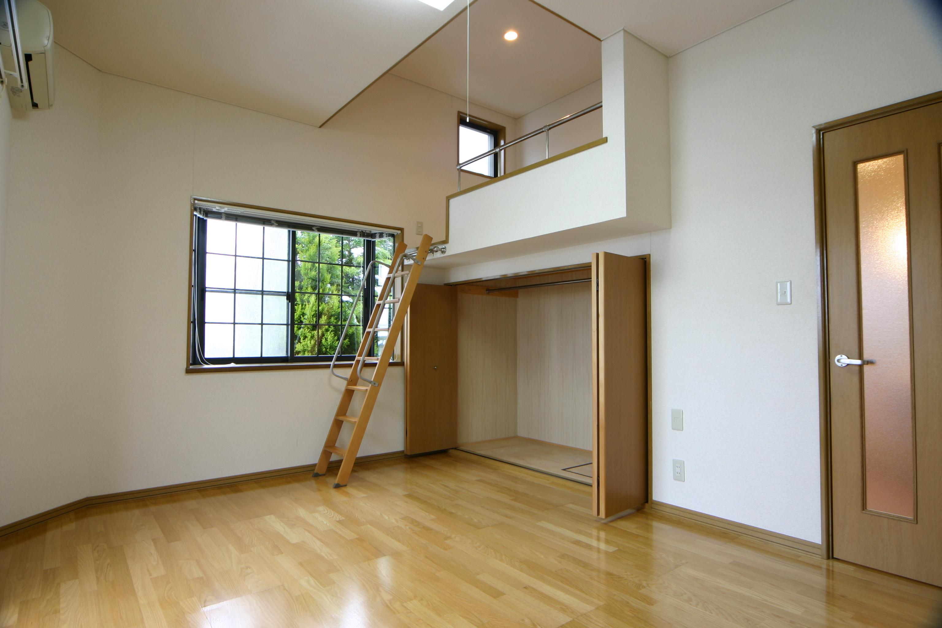 Living and room. It is convenient there is a window in the loft! 