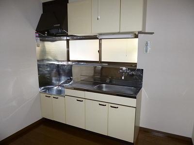 Kitchen. The comfort be placed refrigerator or the trash, etc. Kitchen