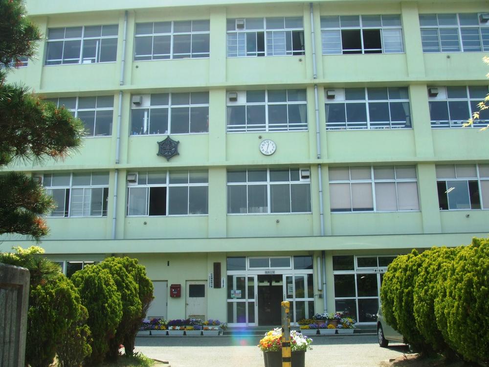 Primary school. Sakaihigashi until elementary school 1120m