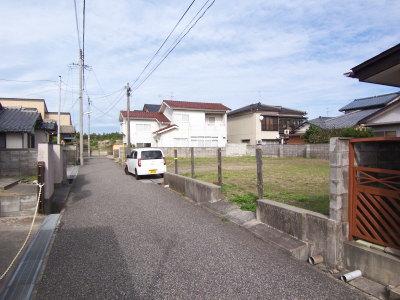 Local photos, including front road. Local (11 May 2012) shooting