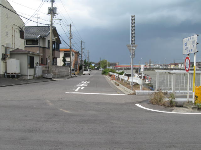 Other. The apartment is a front road.