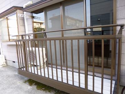 Balcony. Laundry is Hoseru veranda lot. 