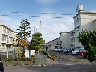 Primary school. 1159m to Sanjo Municipal Jonan elementary school (elementary school)