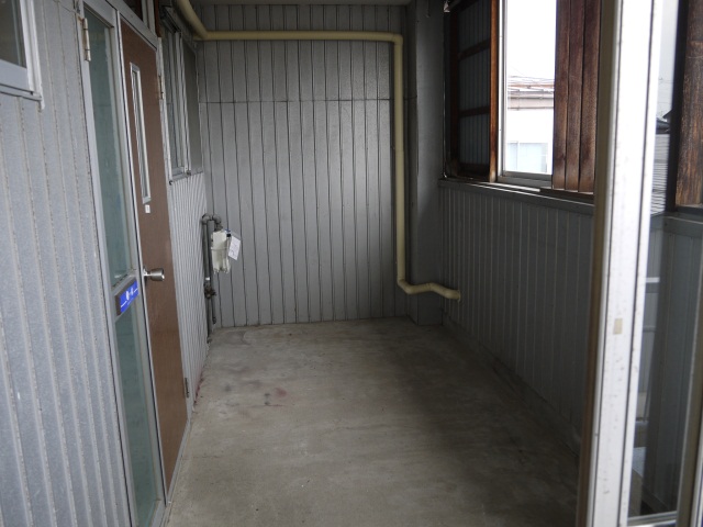Other room space. Entrance before storage