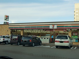Convenience store. Seven-Eleven Tsubamesanjo Ekimae up (convenience store) 183m