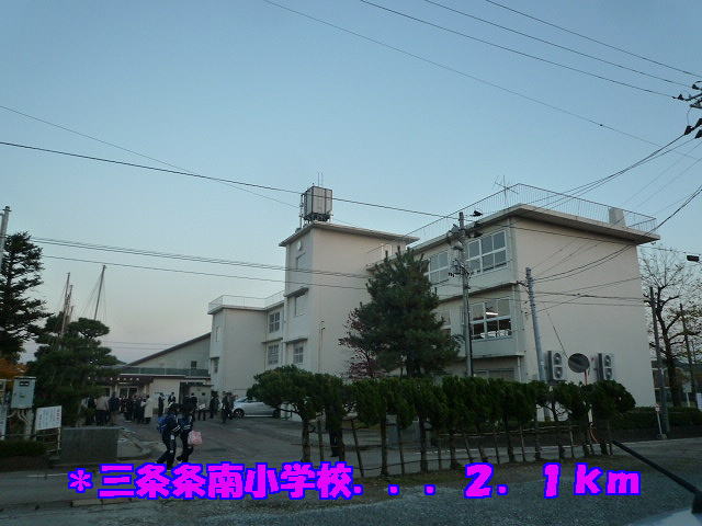 Primary school. Jonan to elementary school (elementary school) 2100m