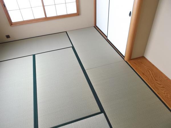 Non-living room. First floor Japanese-style room 6 tatami, It was tatami mat replacement