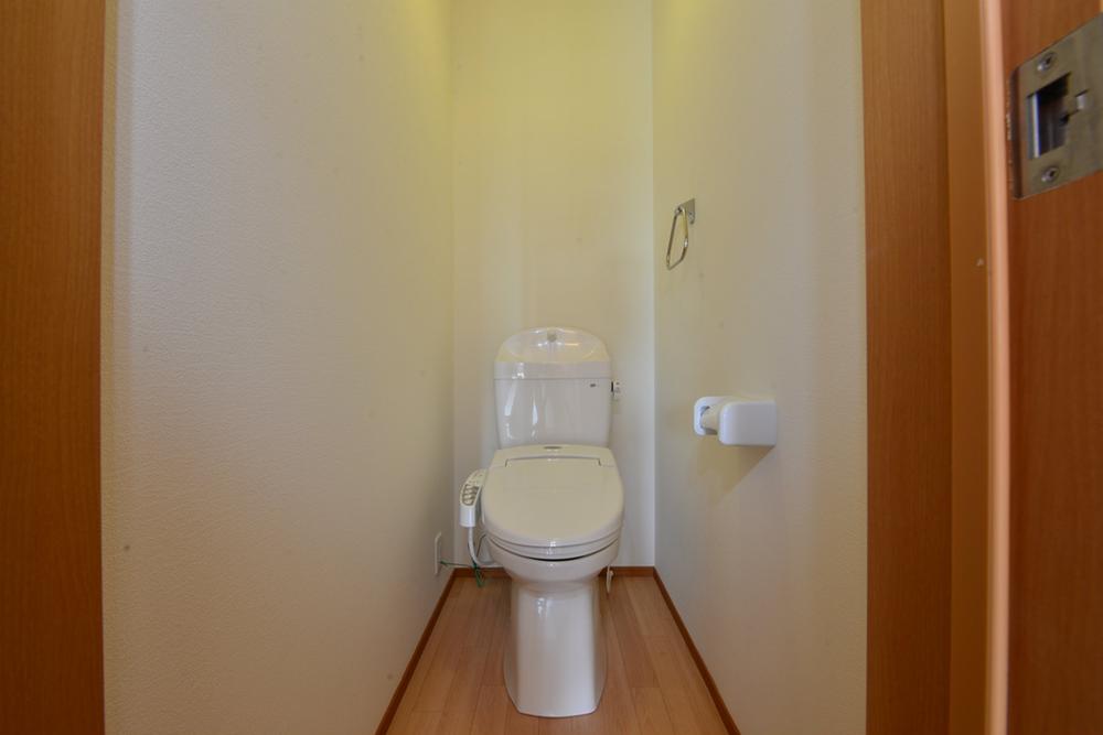 Toilet. Indoor (July 2013) Shooting