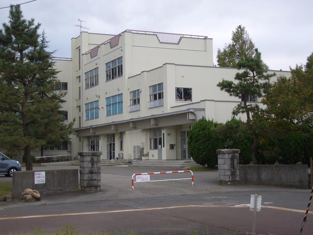 Primary school. Shibata Municipal Sumiyoshi to elementary school 1087m