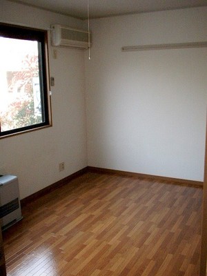 Other room space. Heating and cooling is air conditioning installed base also in the bedroom