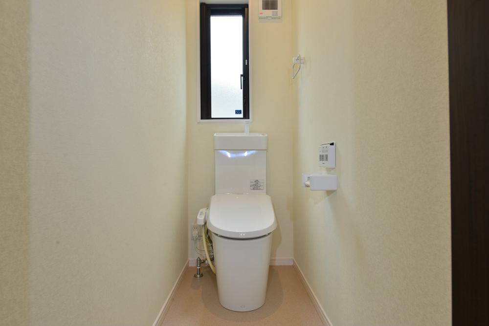 Toilet. Indoor (June 2013) Shooting